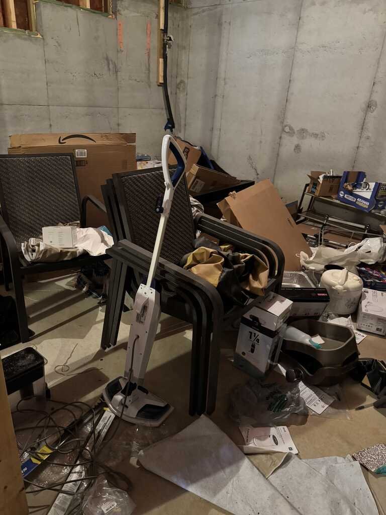 Basement cleanout service